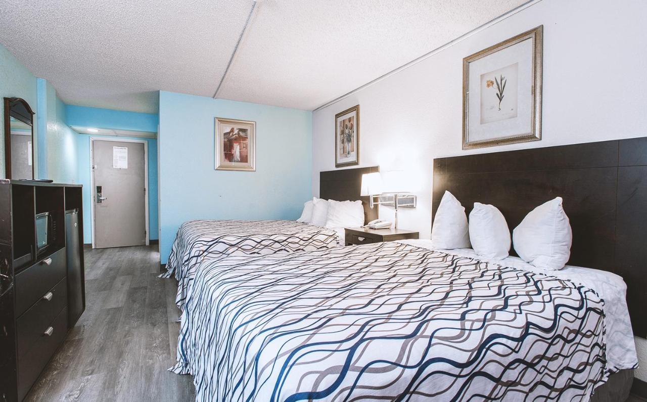 Sky-Palace Inn & Suites Wichita East المظهر الخارجي الصورة